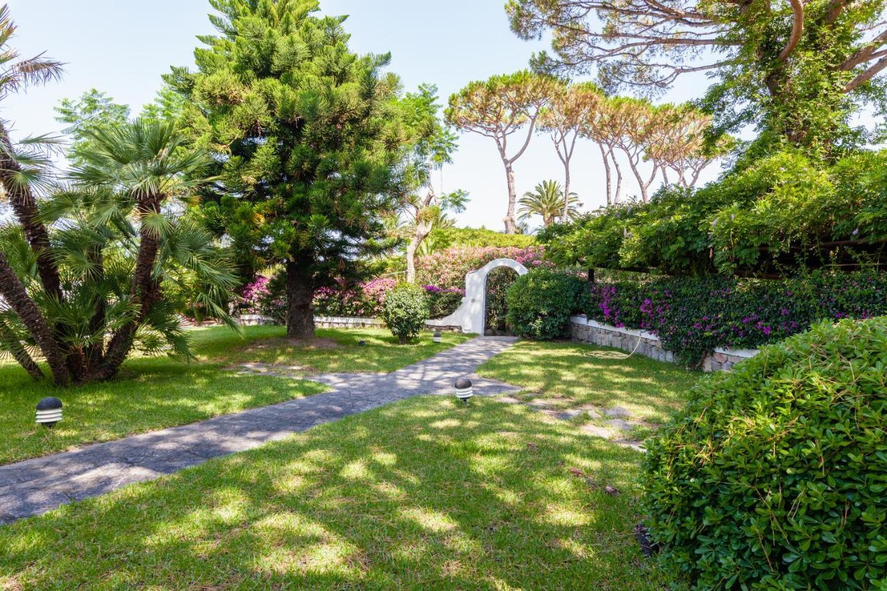 Villetta Con Giardino Esclusivo Di 1000 Mq, Piscina, Tennis, Calcio, Bocce Forio (Isola d'Ischia) Exterior foto
