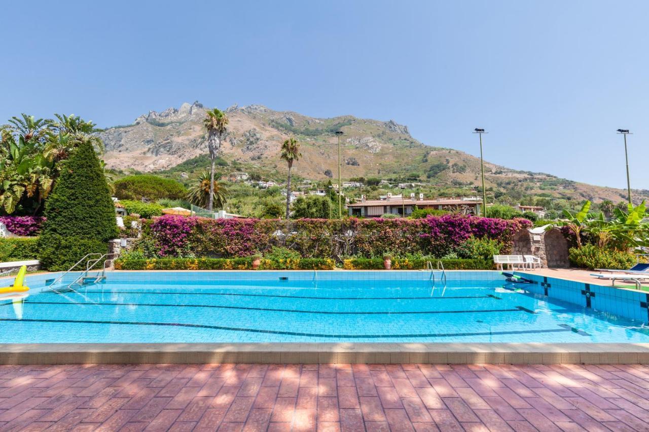 Villetta Con Giardino Esclusivo Di 1000 Mq, Piscina, Tennis, Calcio, Bocce Forio (Isola d'Ischia) Exterior foto