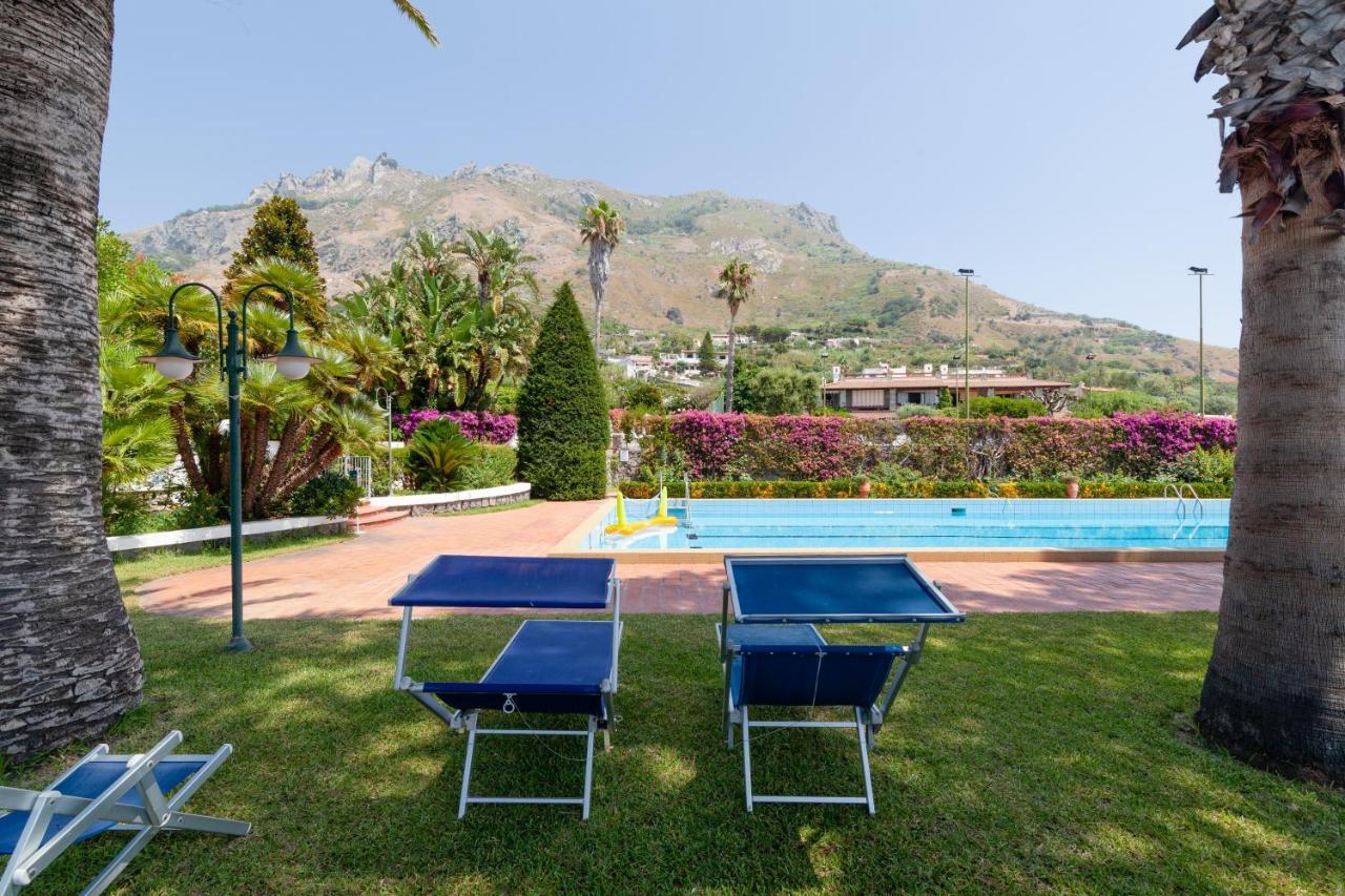Villetta Con Giardino Esclusivo Di 1000 Mq, Piscina, Tennis, Calcio, Bocce Forio (Isola d'Ischia) Exterior foto