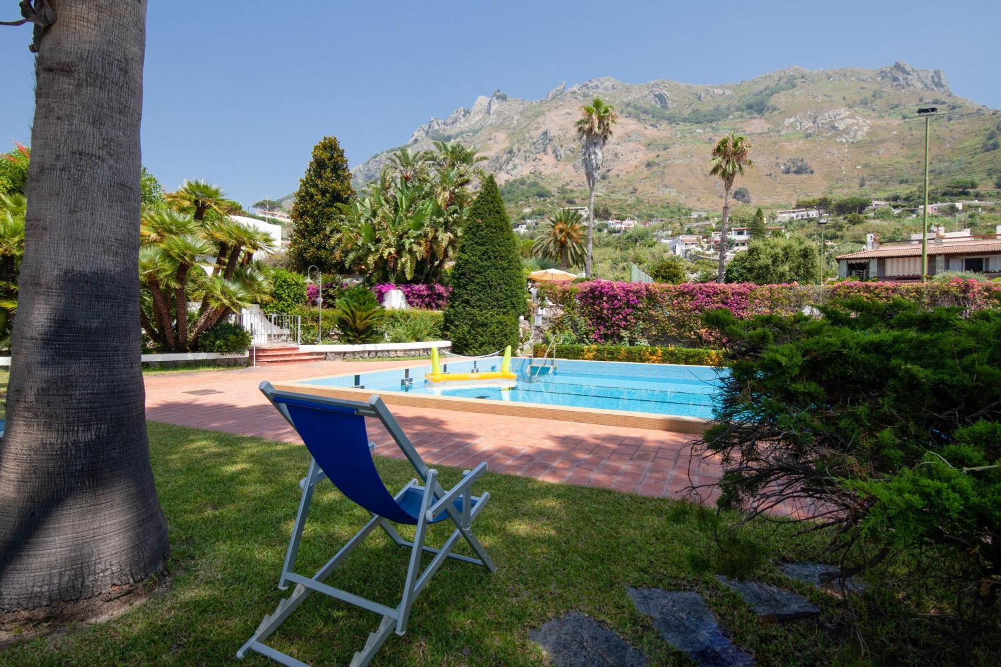 Villetta Con Giardino Esclusivo Di 1000 Mq, Piscina, Tennis, Calcio, Bocce Forio (Isola d'Ischia) Exterior foto
